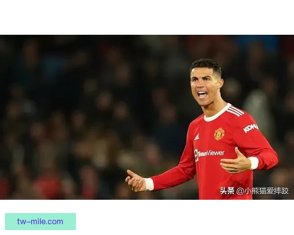 从攻防数据看巴尔韦德欧冠对阵曼联的全方位对位优势解析战术层面 从攻防数据看巴尔韦德欧冠对阵曼联的全方位对位优势解析战术层面